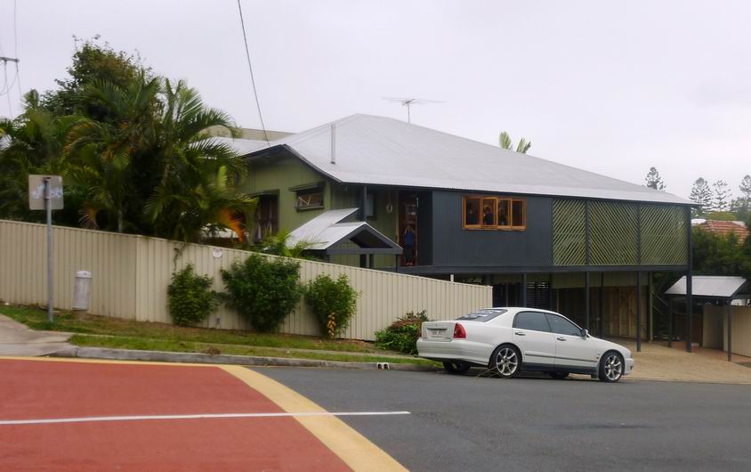 A Queenslander home repainted by Houston Painting and Decorating